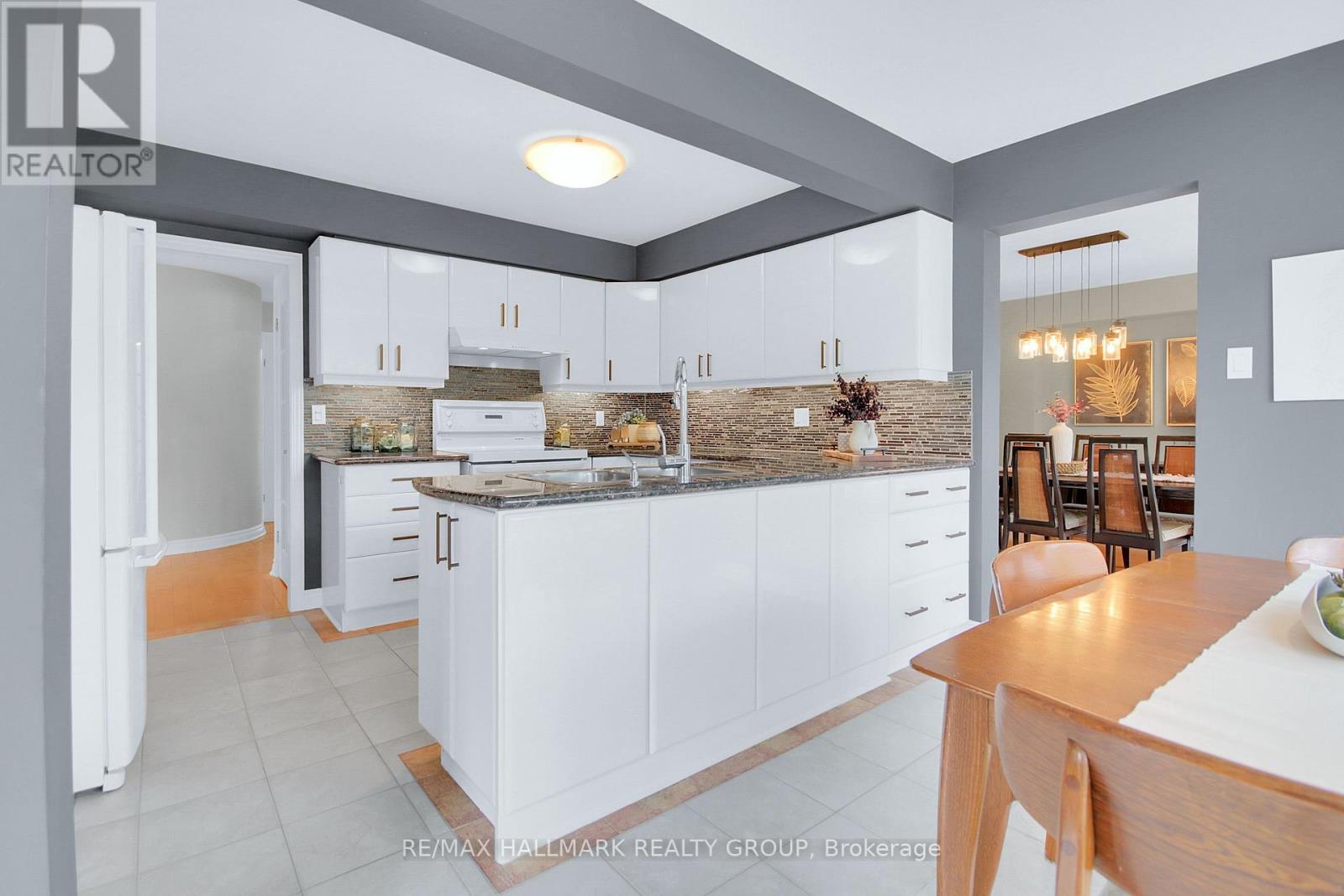 Photo 15 of 20 Arbuckle Crescent, Ottawa ON