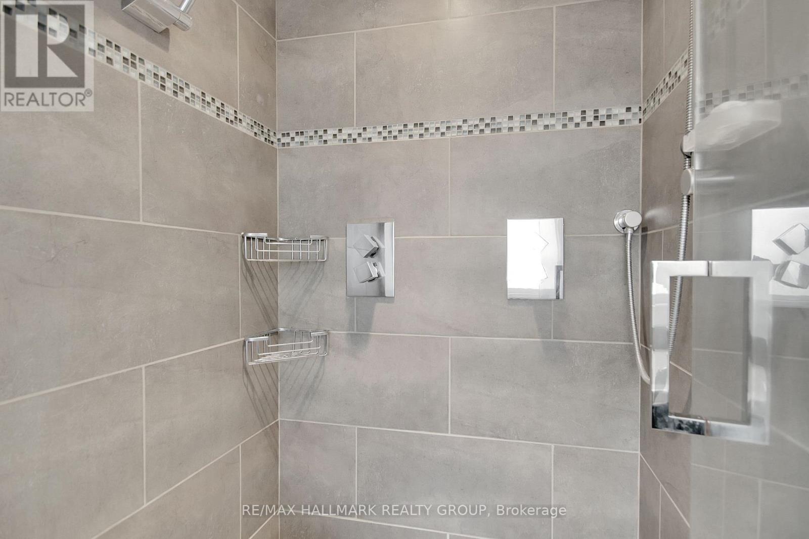 Photo 27 of 20 Arbuckle Crescent, Ottawa ON