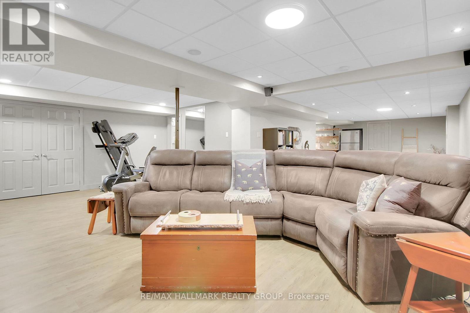 Photo 45 of 20 Arbuckle Crescent, Ottawa ON