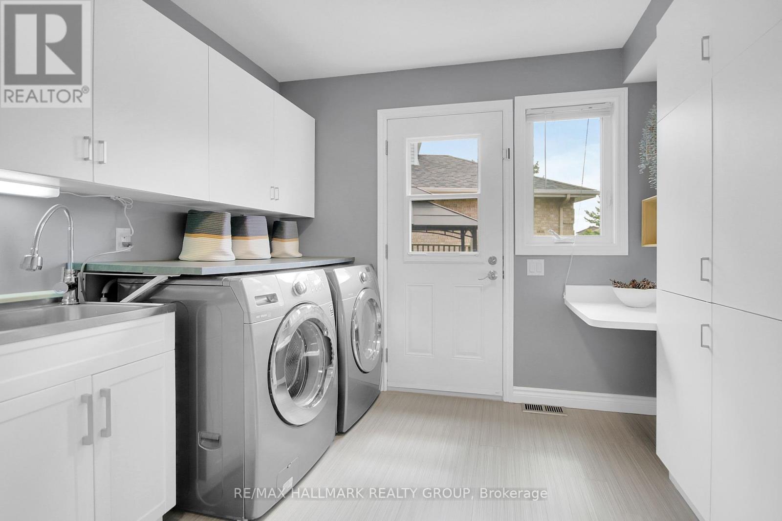 Photo 8 of 20 Arbuckle Crescent, Ottawa ON