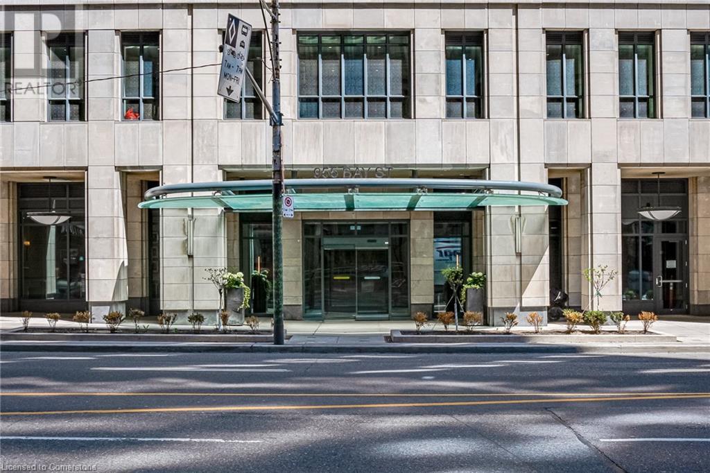 Photo 3 of 955 Bay Street Unit 1809, Toronto ON