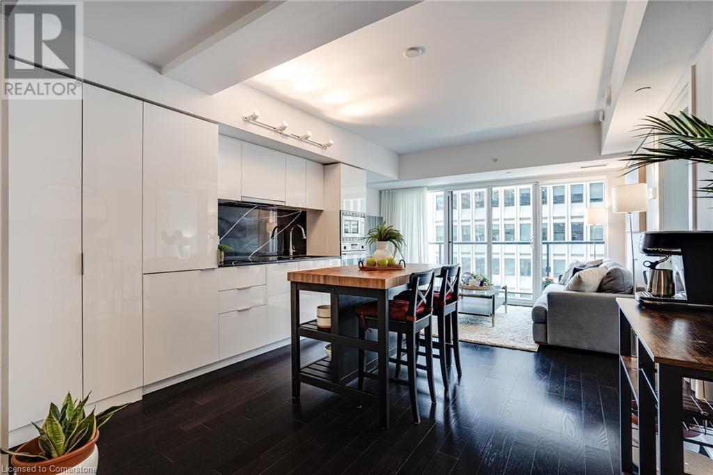 Photo 9 of 955 Bay Street Unit 1809, Toronto ON