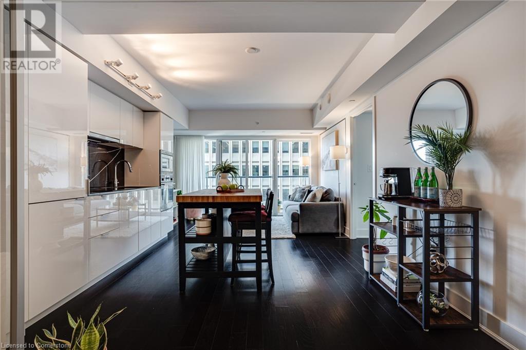 Photo 8 of 955 Bay Street Unit 1809, Toronto ON