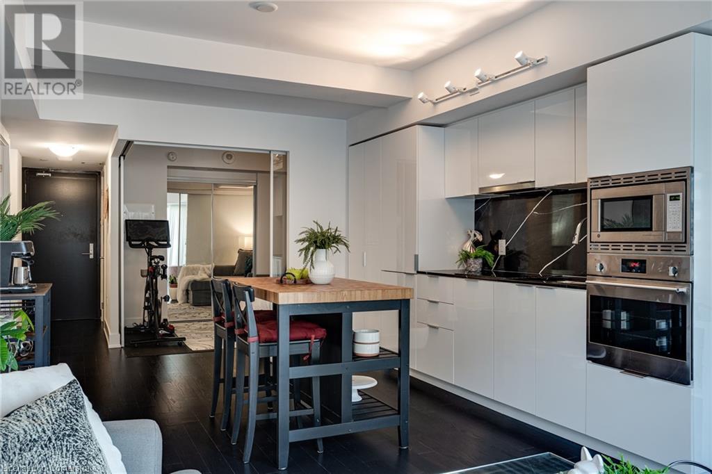 Photo 13 of 955 Bay Street Unit 1809, Toronto ON