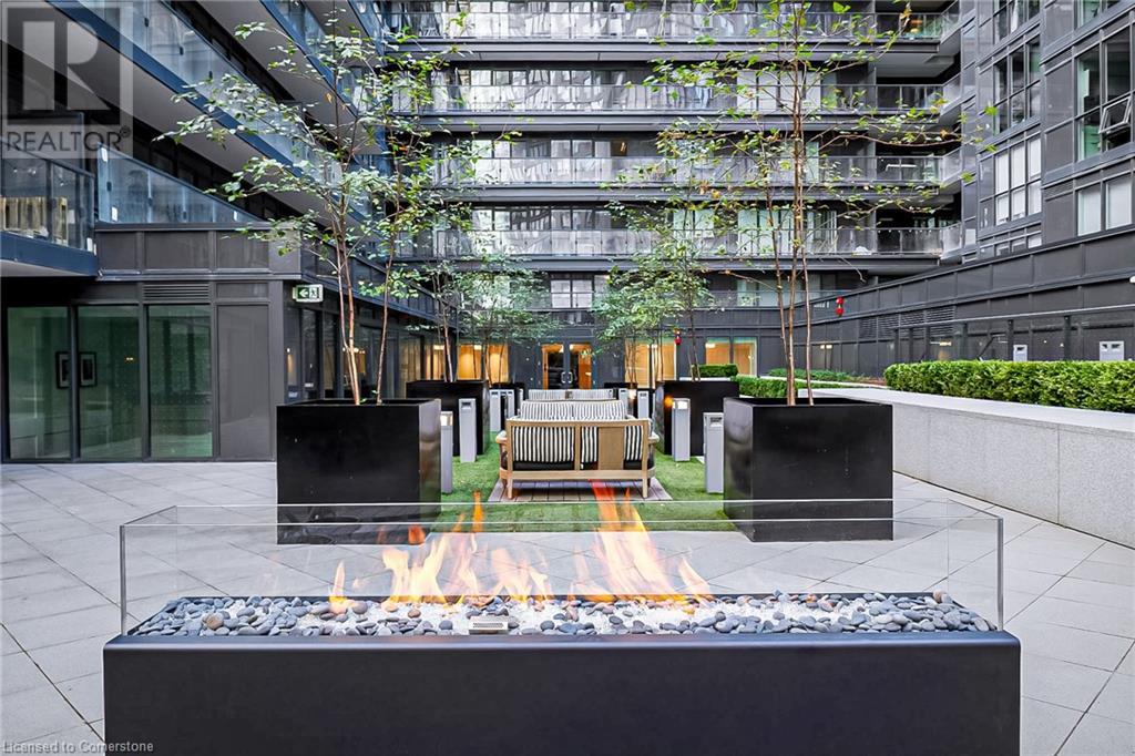 Photo 38 of 955 Bay Street Unit 1809, Toronto ON