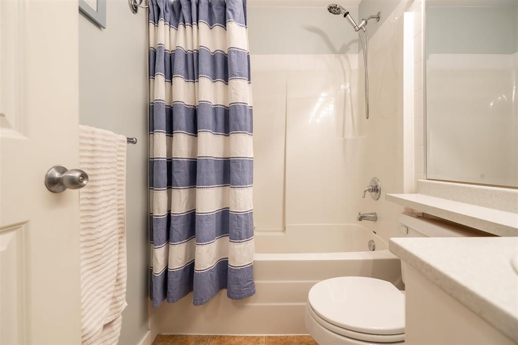 Photo 17 of 37 20460 66 Avenue, Langley BC