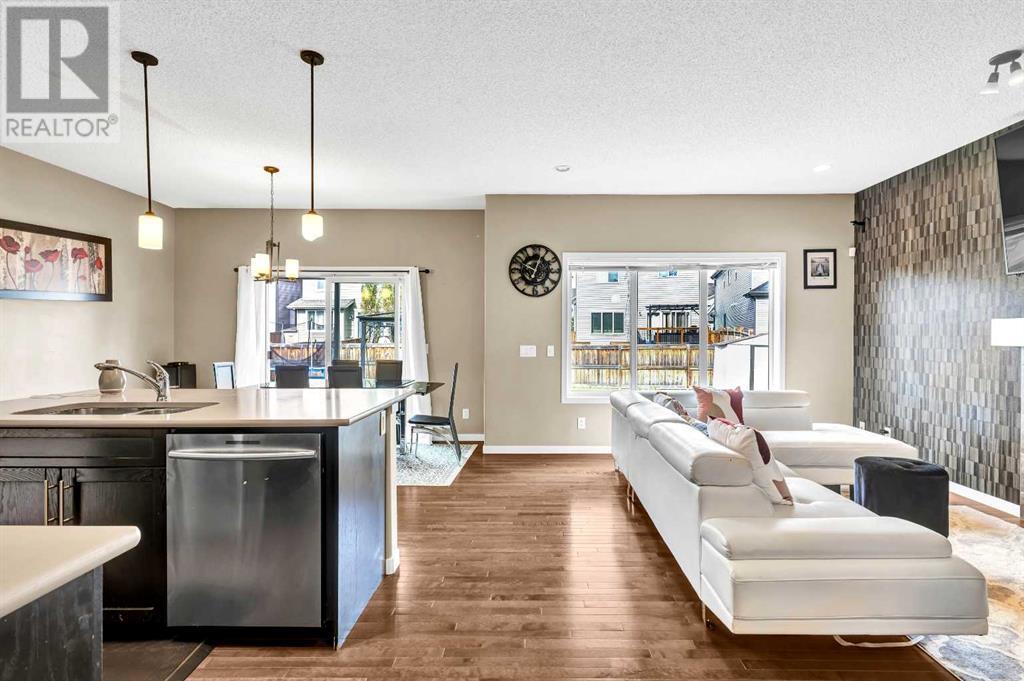 Photo 5 of 216 Copperpond Green Se, Calgary AB