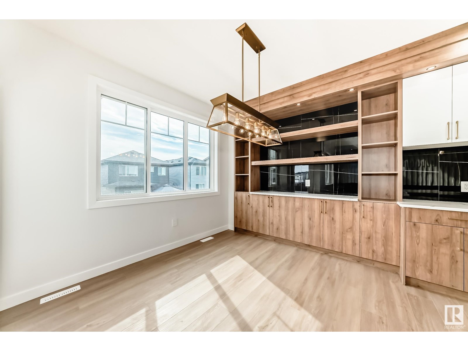 Photo 9 of 15 Axelwood Cr, Spruce Grove AB