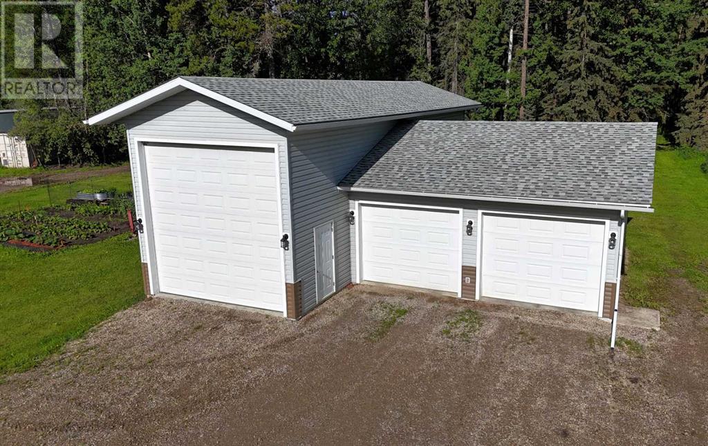 Photo 7 of 710 54 Street S, Edson AB