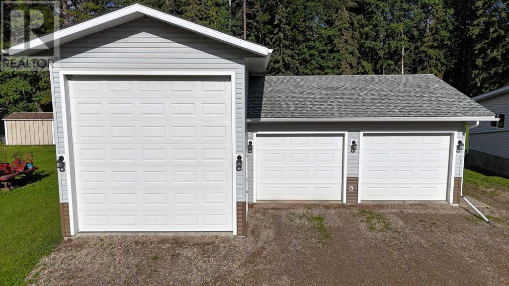 Photo 9 of 710 54 Street S, Edson AB
