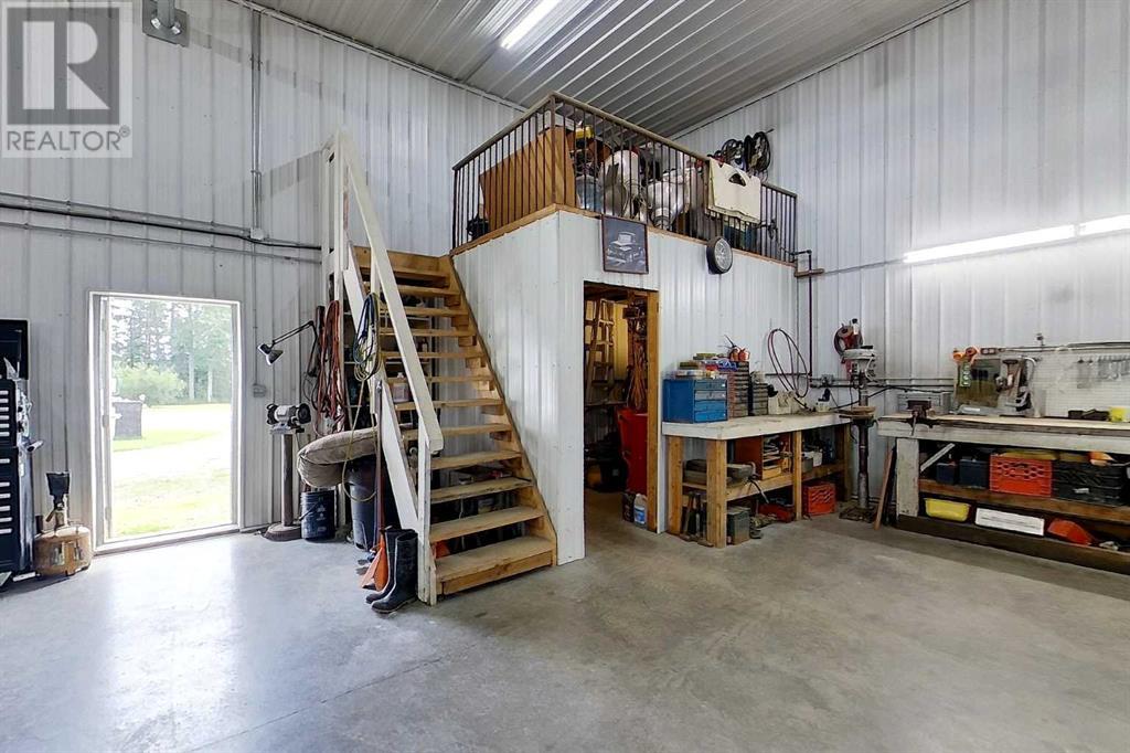 Photo 16 of 710 54 Street S, Edson AB
