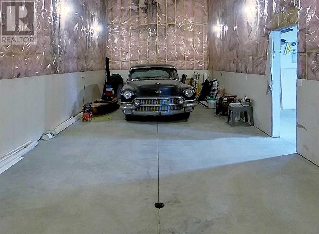 Photo 37 of 710 54 Street S, Edson AB
