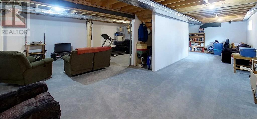 Photo 32 of 710 54 Street S, Edson AB
