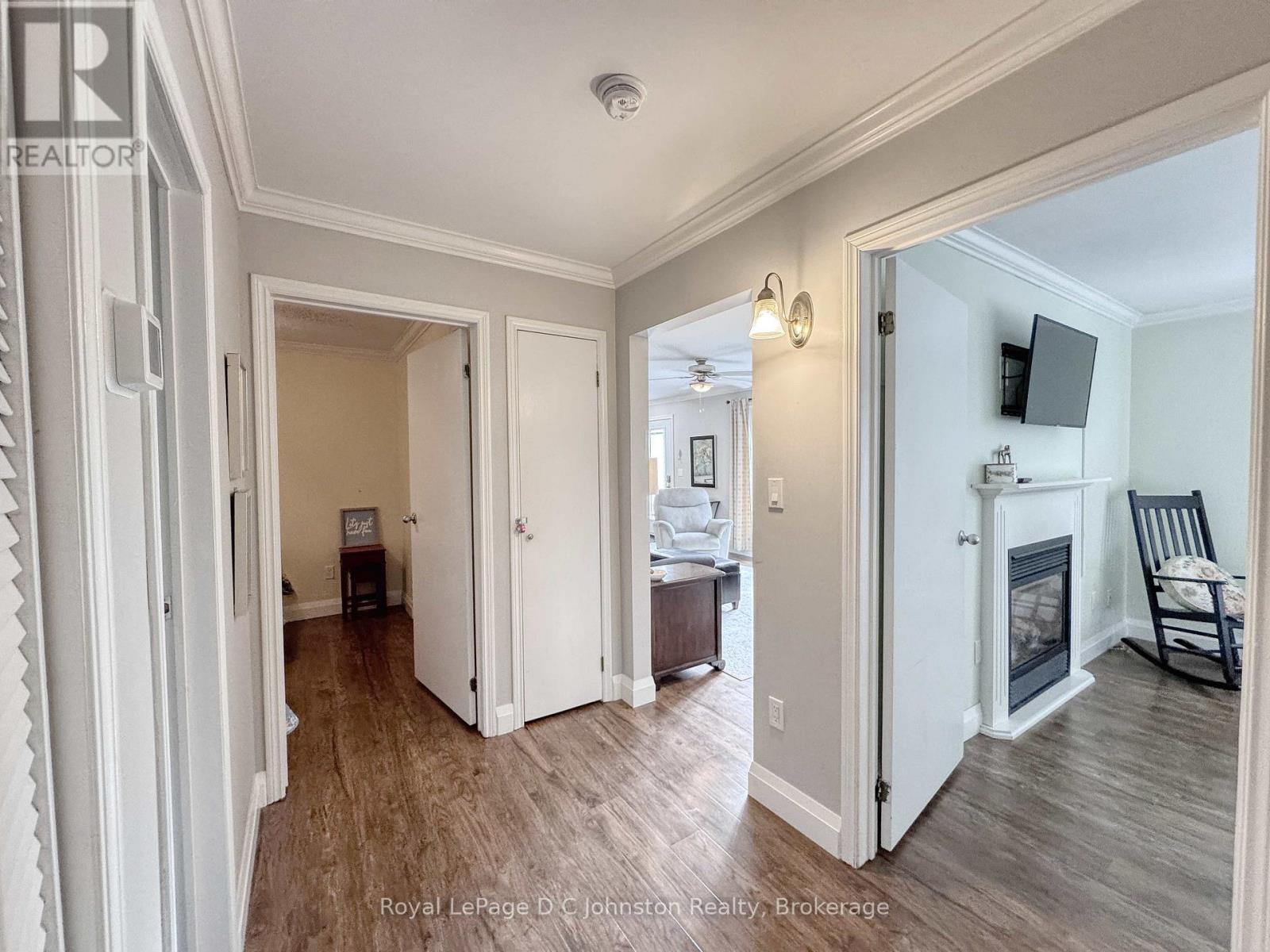 Photo 11 of 564 Mcnabb Street, Saugeen Shores ON