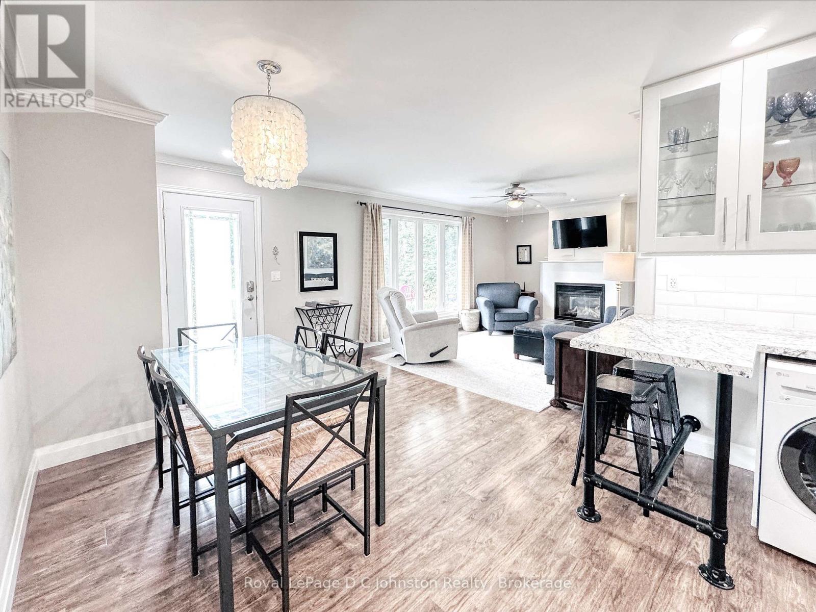 Photo 8 of 564 Mcnabb Street, Saugeen Shores ON