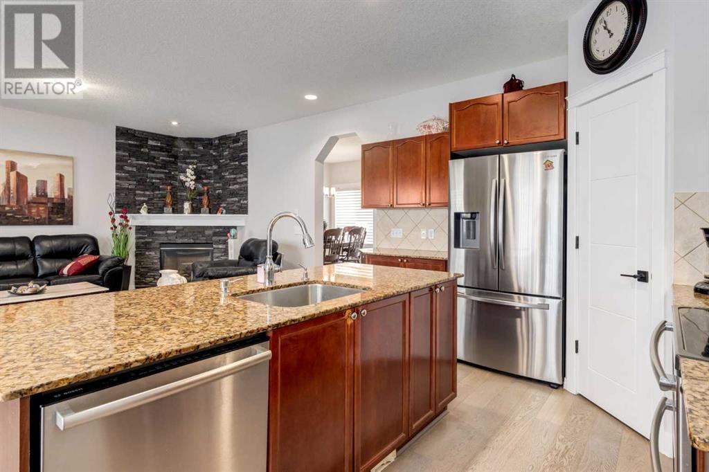 Photo 7 of 163 Cougarstone Court Sw, Calgary AB