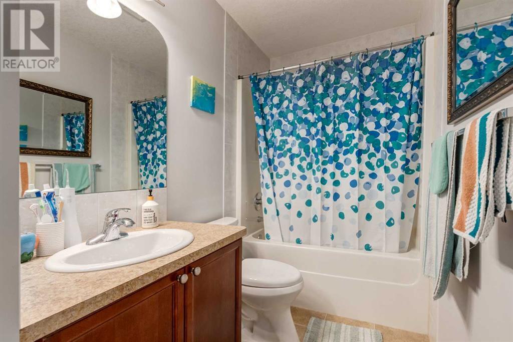 Photo 25 of 163 Cougarstone Court Sw, Calgary AB