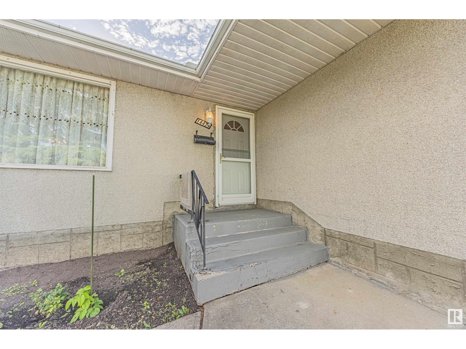 Photo 13 of 14424 65 St Nw, Edmonton AB