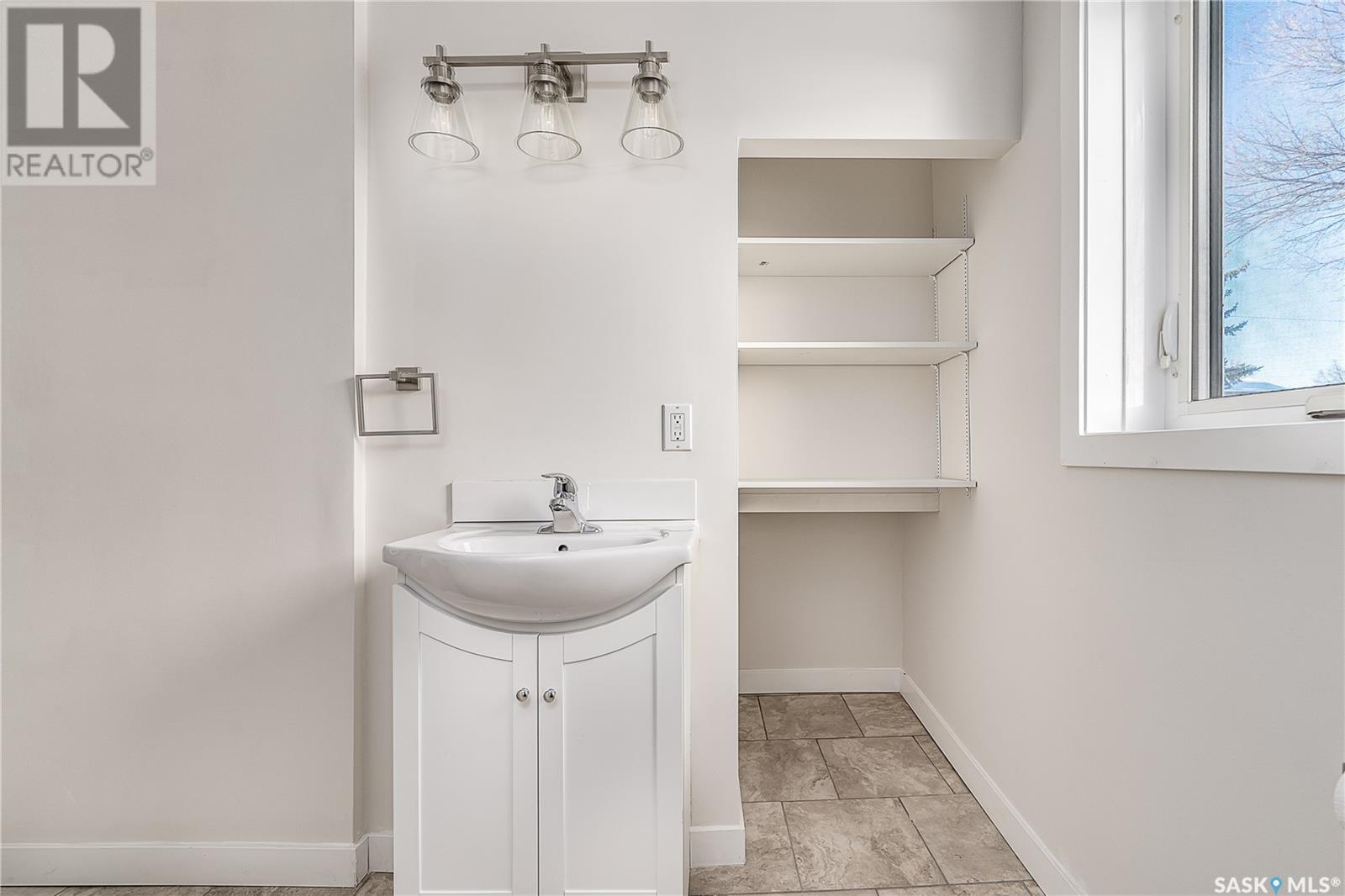 Photo 20 of 1317 Connaught Avenue, Moose Jaw SK
