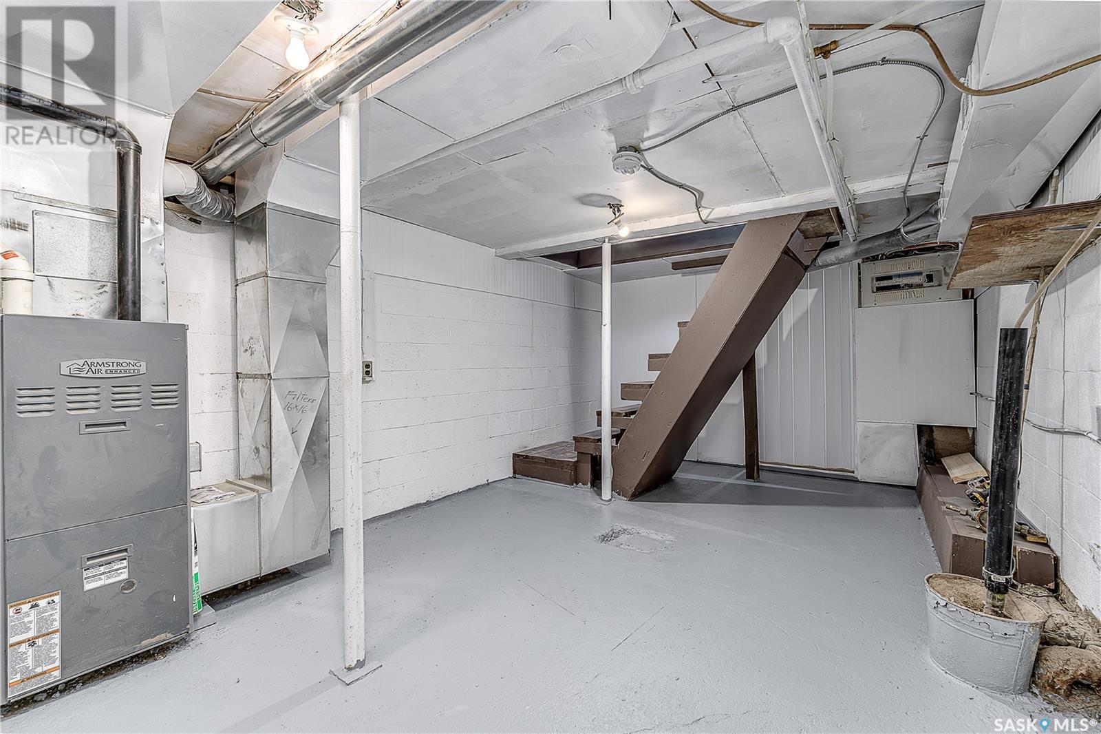 1317 CONNAUGHT AVENUE - 27