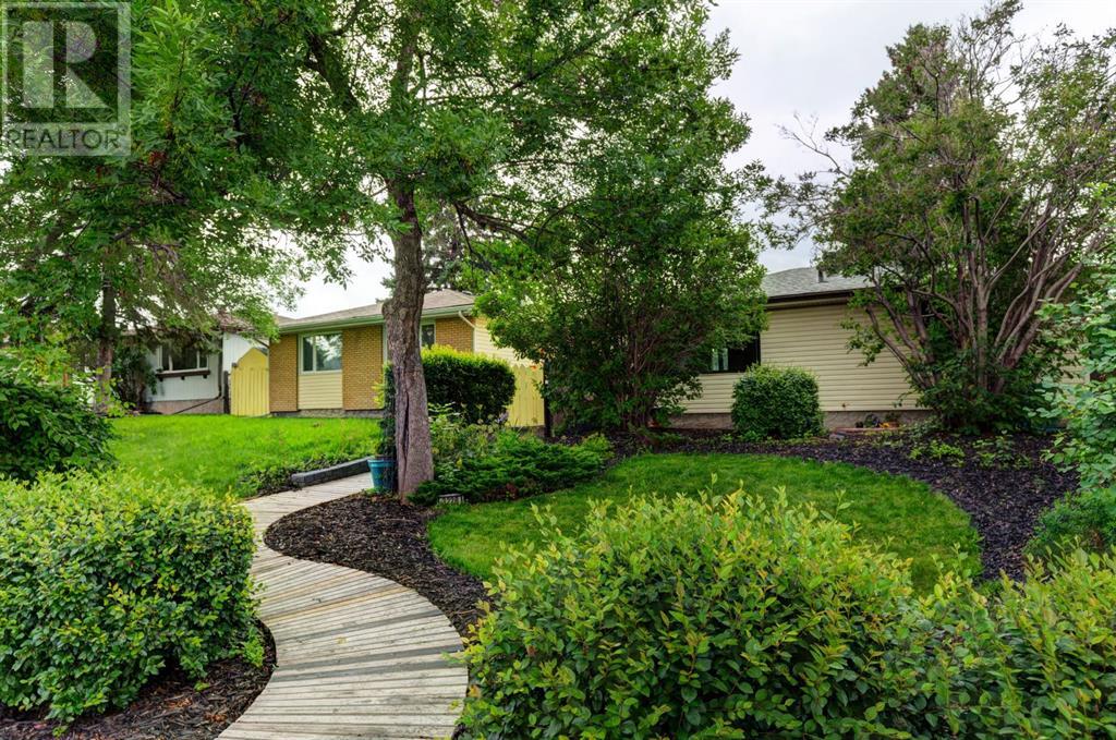 Single Family House Bungalow for Sale in  A Avenue SE Dover Calgary 