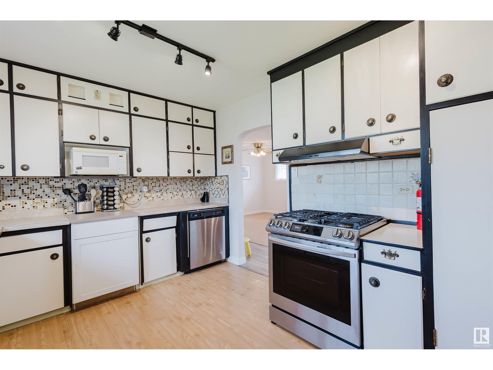 Photo 13 of 10926 153 St Nw, Edmonton AB