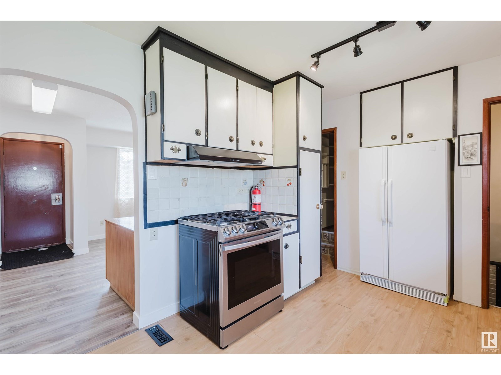 Photo 14 of 10926 153 St Nw, Edmonton AB