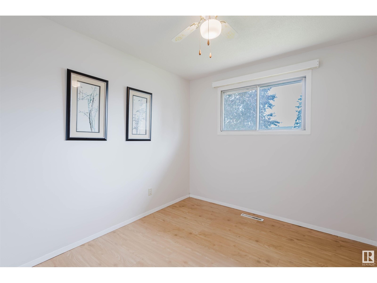 Photo 15 of 10926 153 St Nw, Edmonton AB