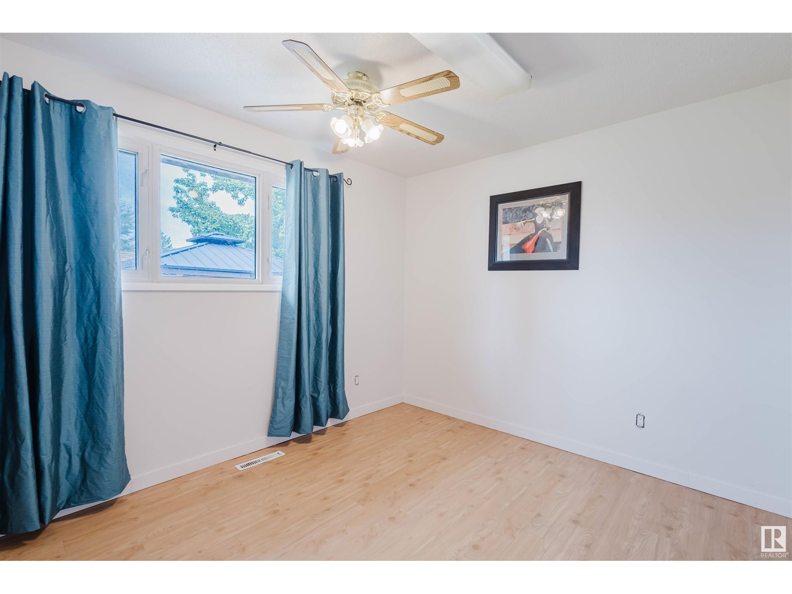 Photo 17 of 10926 153 St Nw, Edmonton AB