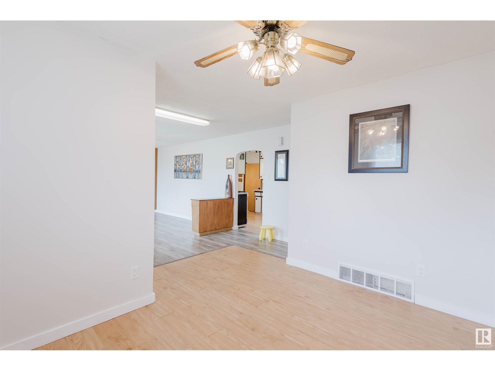 Photo 8 of 10926 153 St Nw, Edmonton AB