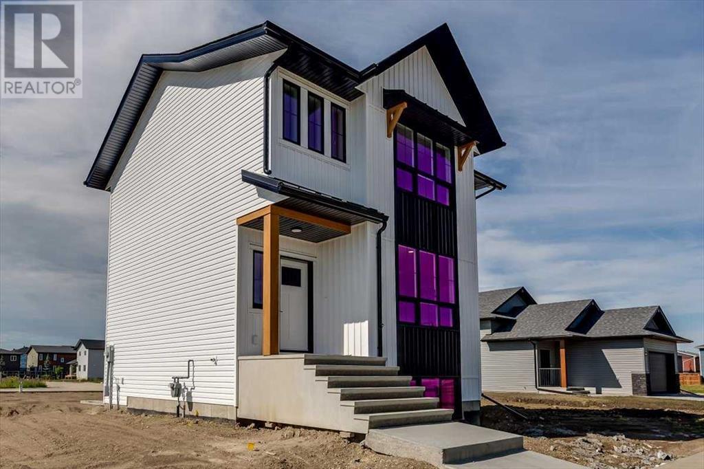 Photo 2 of 439 Townsend Street, Red Deer AB