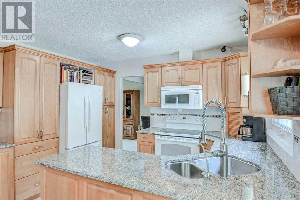 Single Family House for Sale in  Lake Simcoe Close SE Lake Bonavista Calgary 