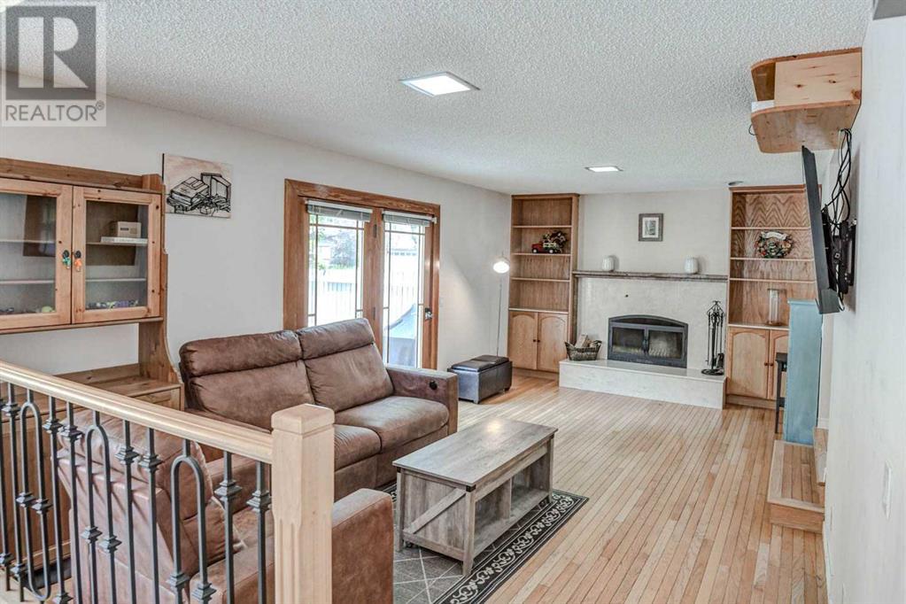 Single Family House for Sale in  Lake Simcoe Close SE Lake Bonavista Calgary 