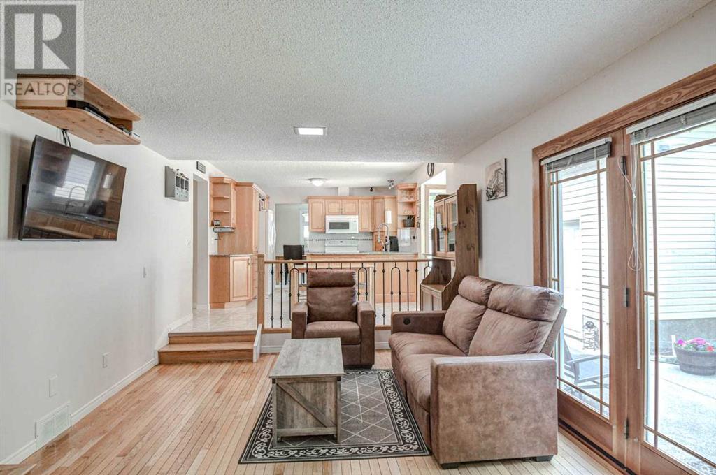 Single Family House for Sale in  Lake Simcoe Close SE Lake Bonavista Calgary 