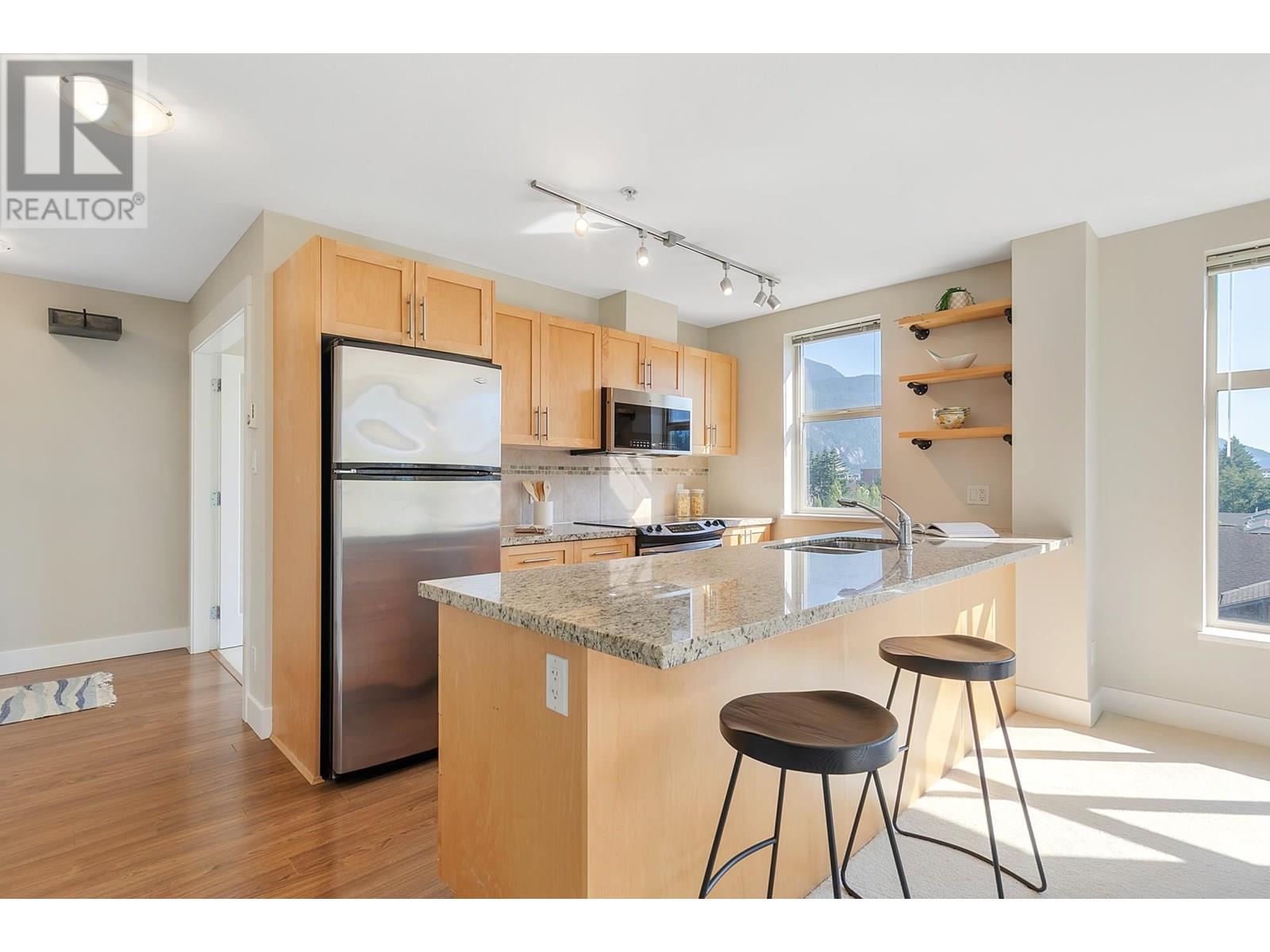 Photo 6 of 401 1211 Village Green Way, Squamish BC