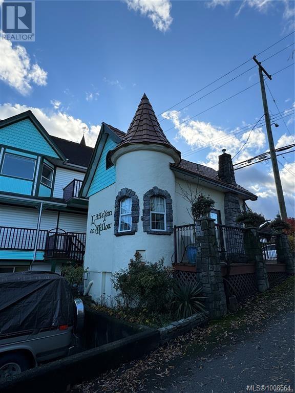  9847 Willow Street, Chemainus
