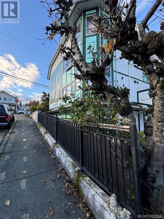  9847 Willow Street, Chemainus