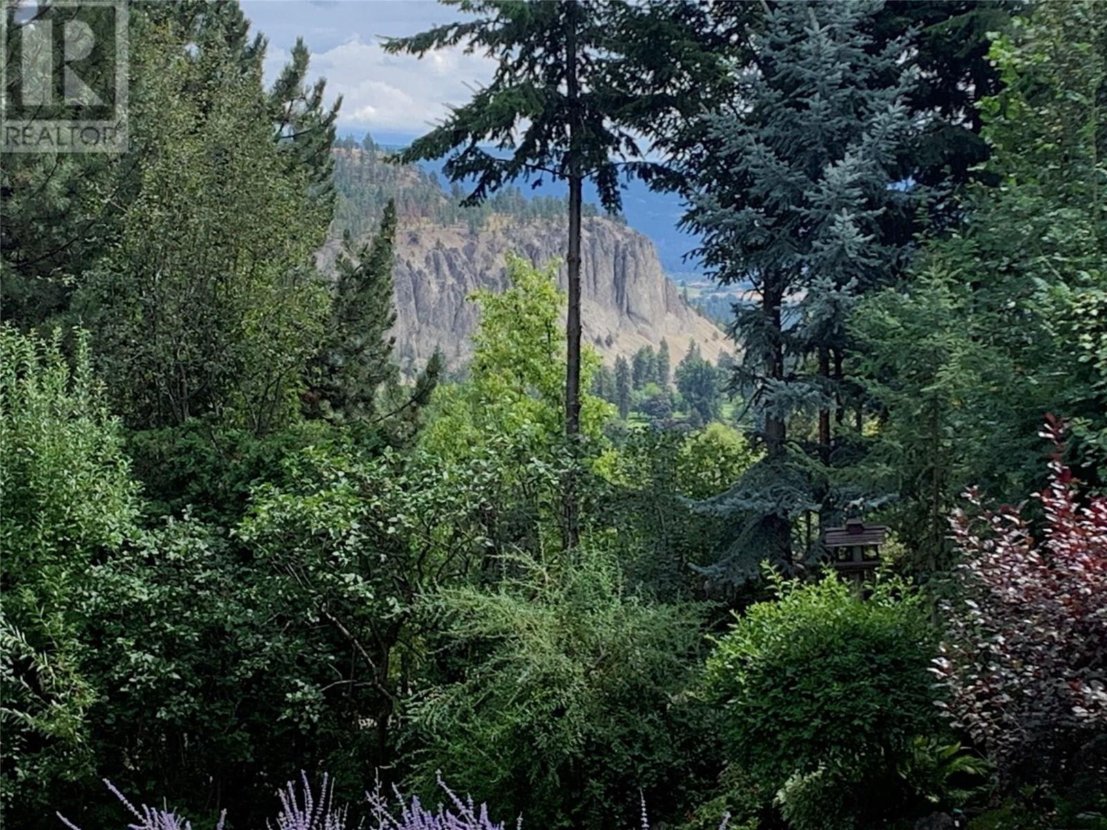 Photo 3 of 13 Alameda Court, Kelowna BC