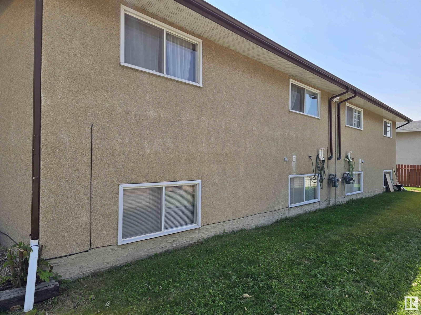 Photo 5 of 6706 19 Av Nw, Edmonton AB