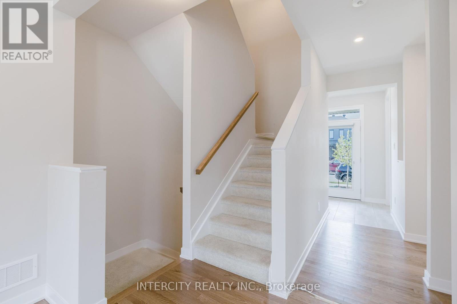 Photo 20 of 187 Conservancy Drive, Ottawa ON