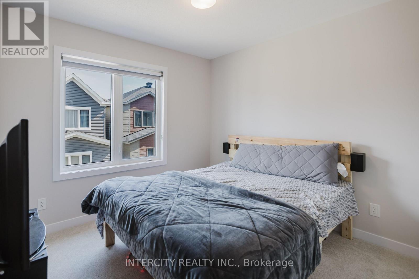 Photo 9 of 187 Conservancy Drive, Ottawa ON