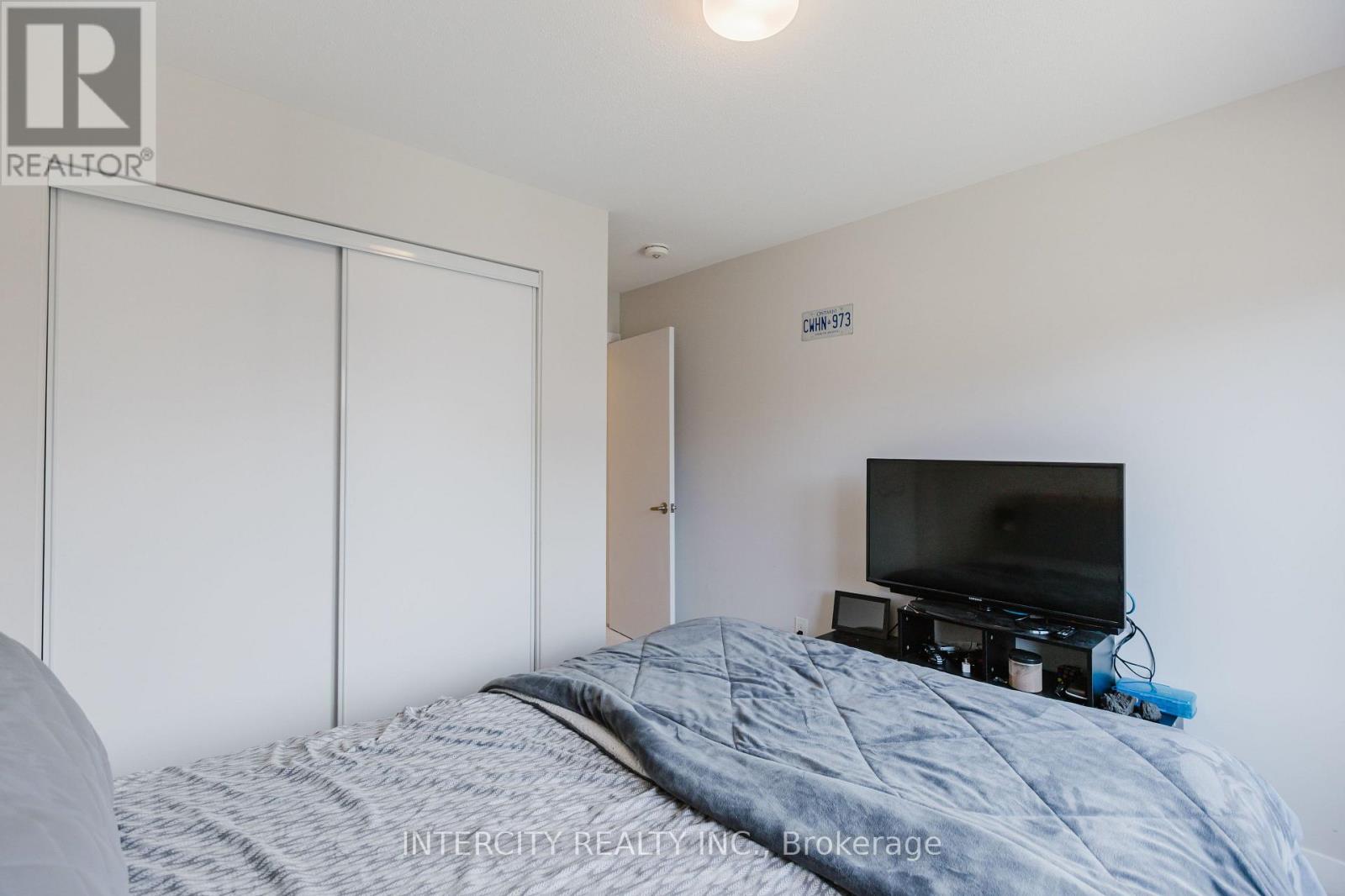 Photo 26 of 187 Conservancy Drive, Ottawa ON