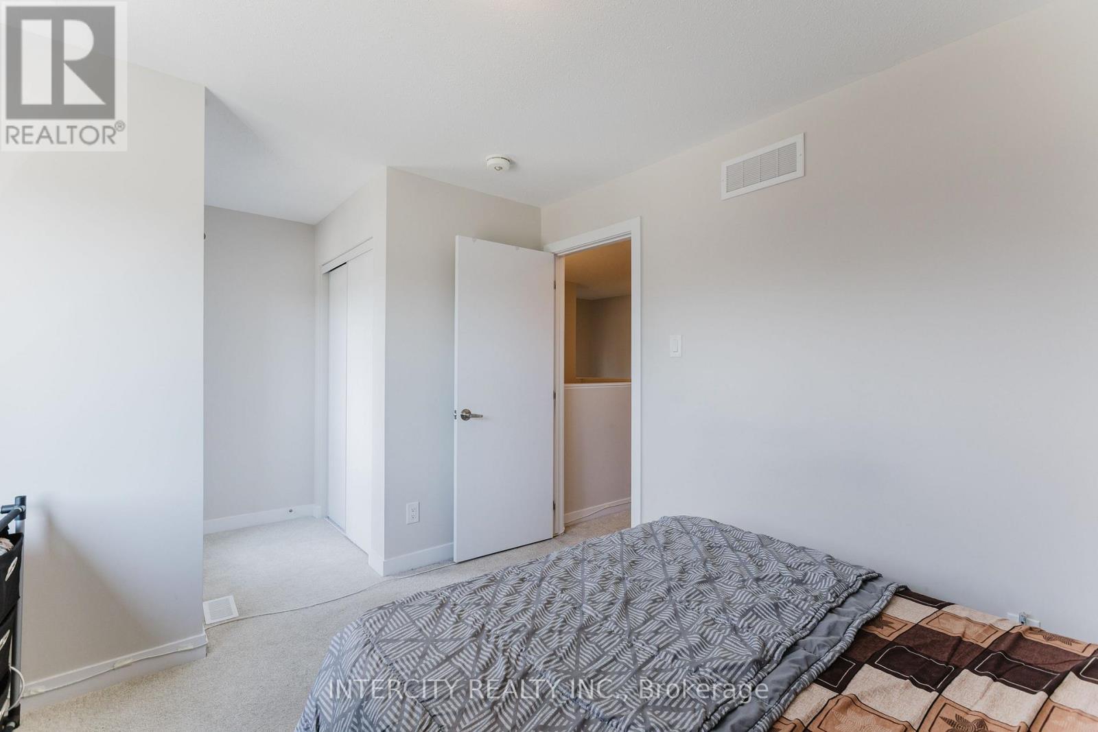 Photo 21 of 187 Conservancy Drive, Ottawa ON