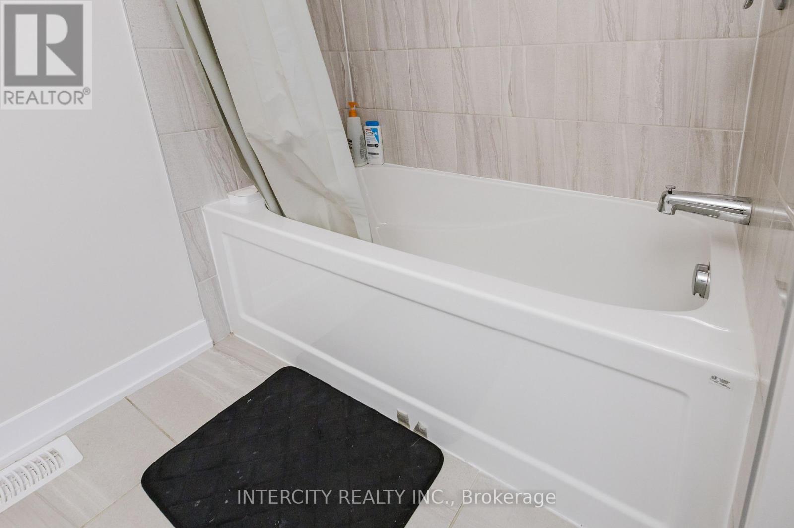 Photo 27 of 187 Conservancy Drive, Ottawa ON
