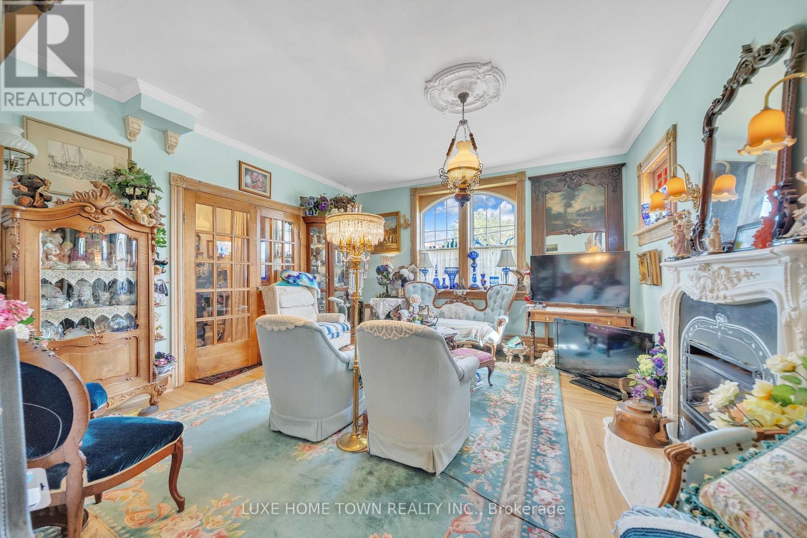 Photo 13 of 402 Lambton Street E, West Grey ON
