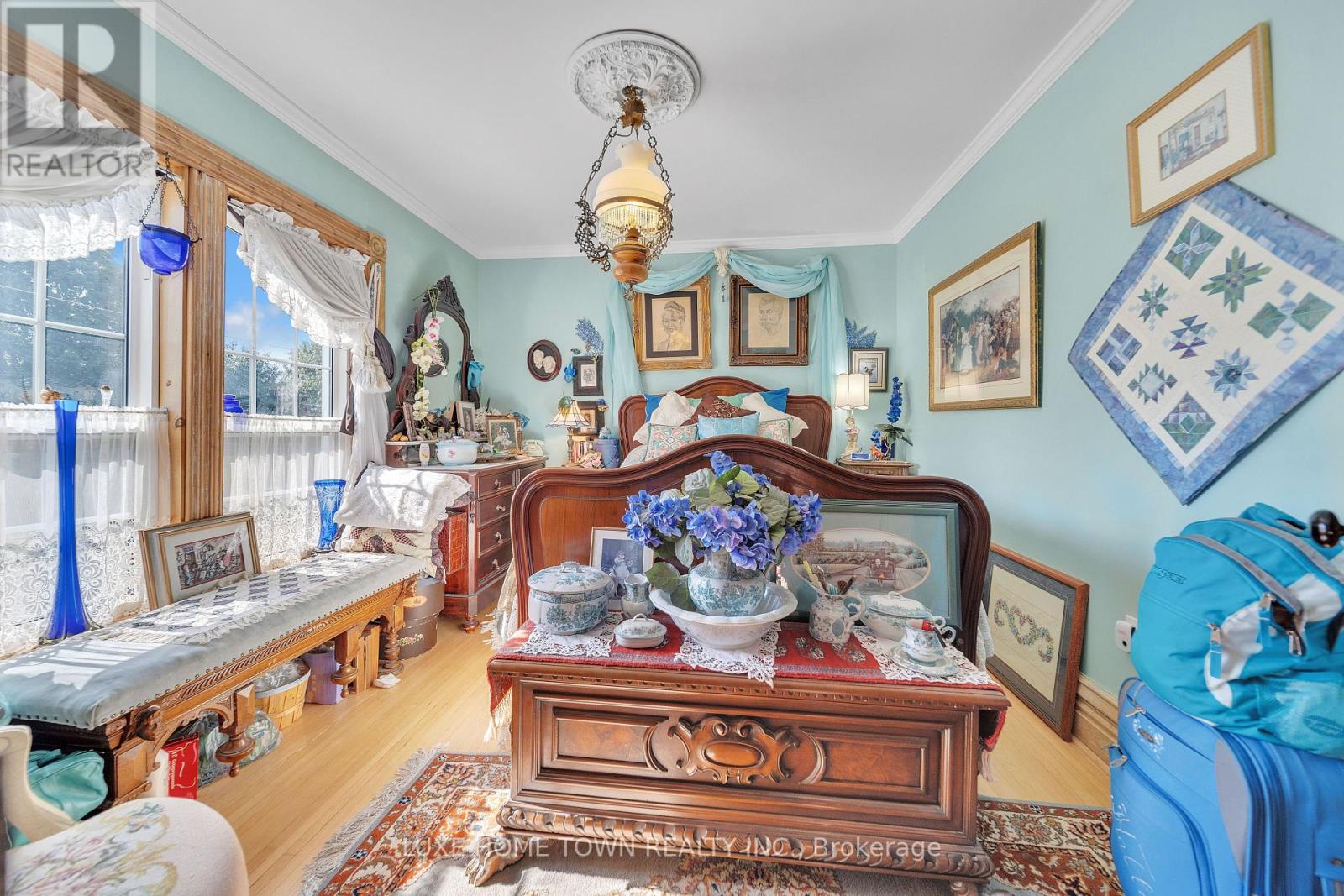Photo 26 of 402 Lambton Street E, West Grey ON