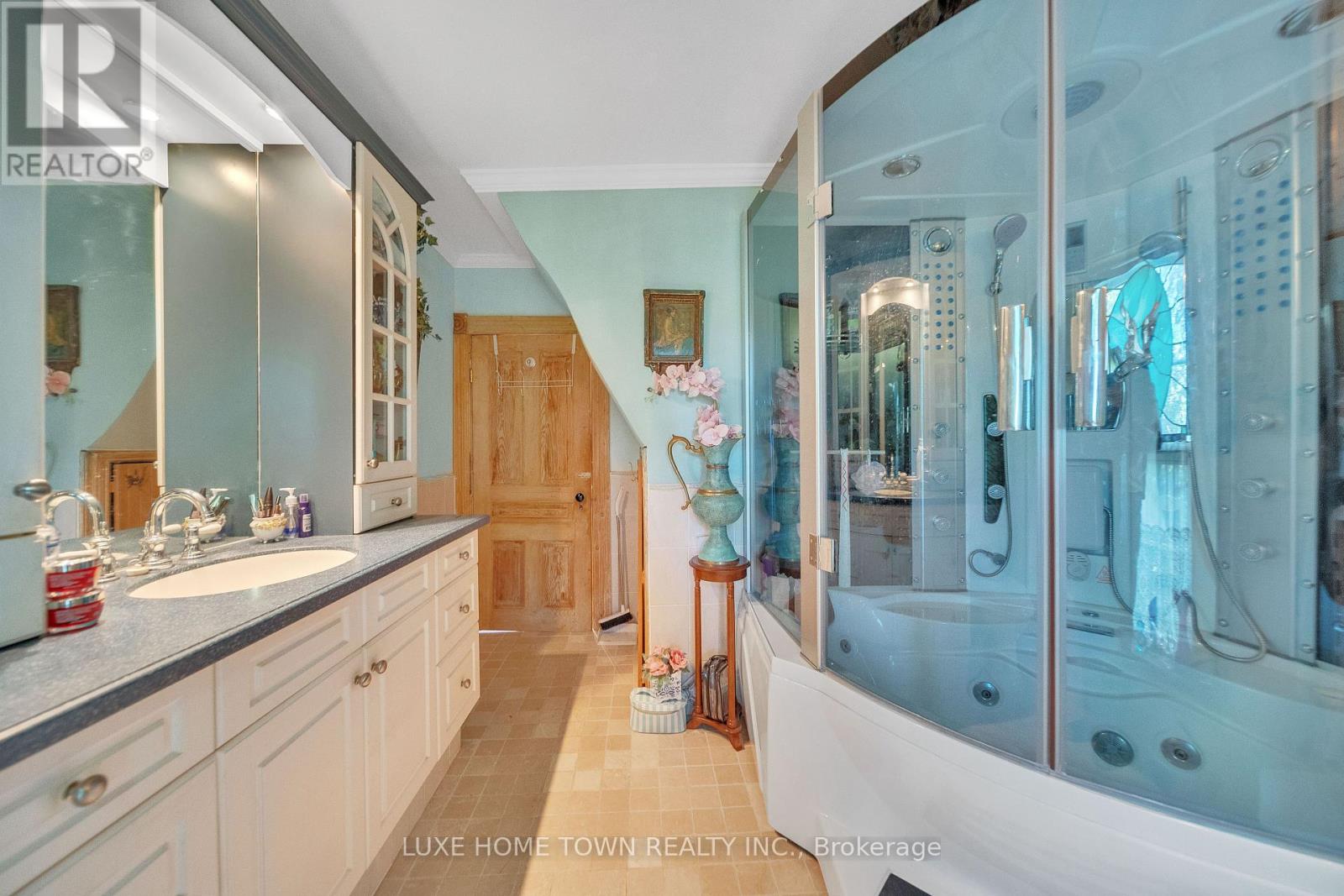 Photo 34 of 402 Lambton Street E, West Grey ON