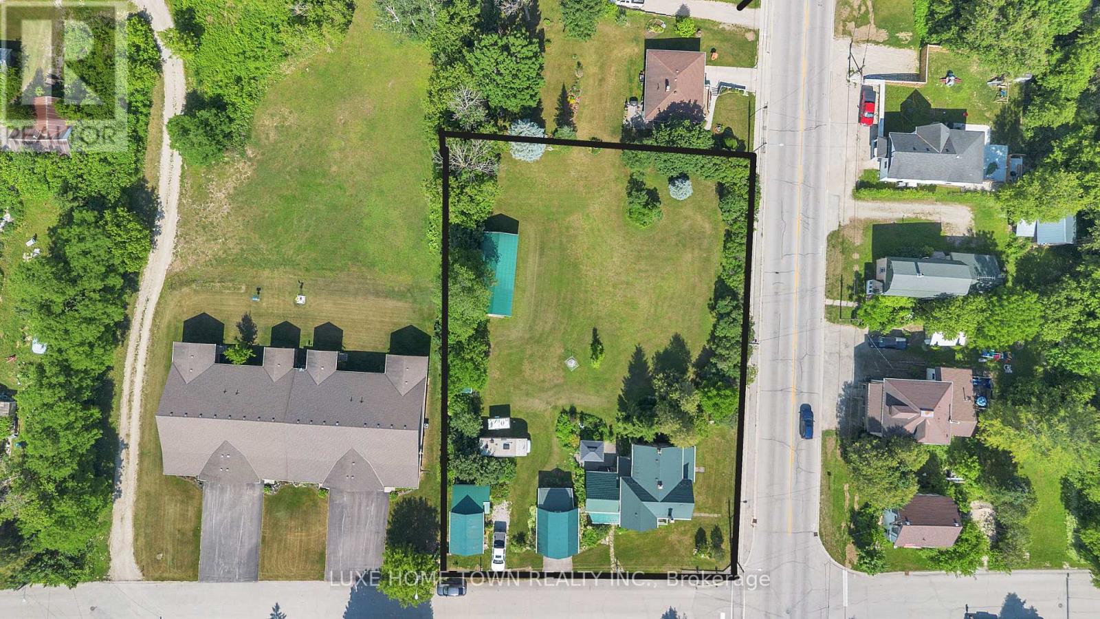 Photo 45 of 402 Lambton Street E, West Grey ON