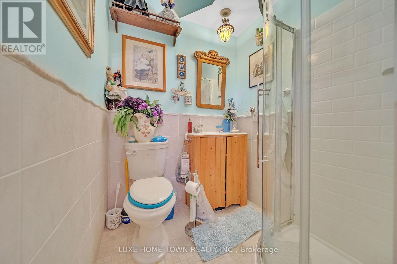 Photo 8 of 402 Lambton Street E, West Grey ON