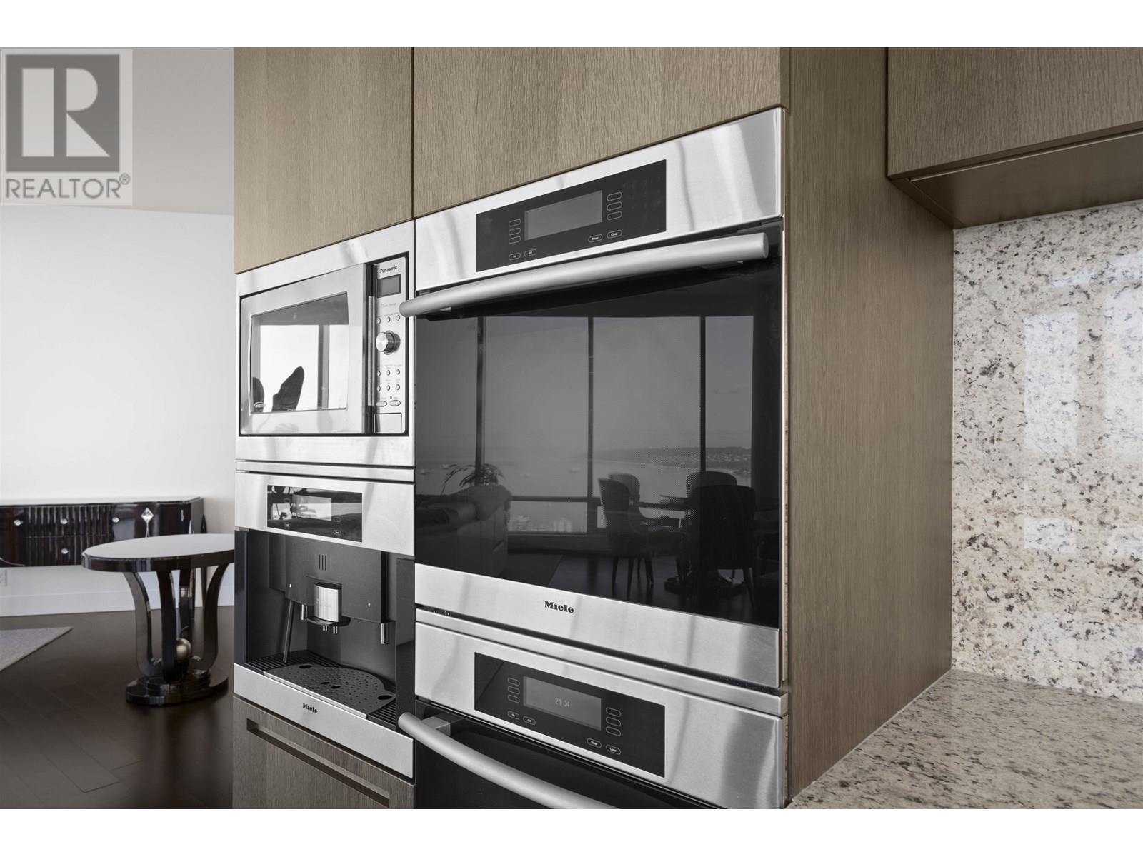 Photo 10 of 5704 1128 W Georgia Street, Vancouver BC